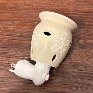 Sand Dollar Scentsy Plug-In Wax Warmer